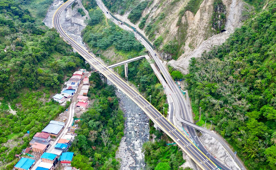 Viaducto km 50 vía al llano