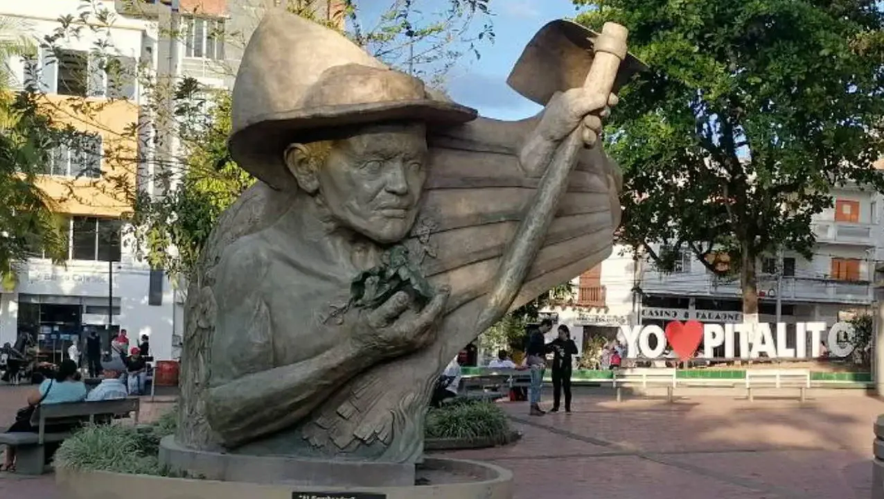 Monumento al Café en Pitalito Huila